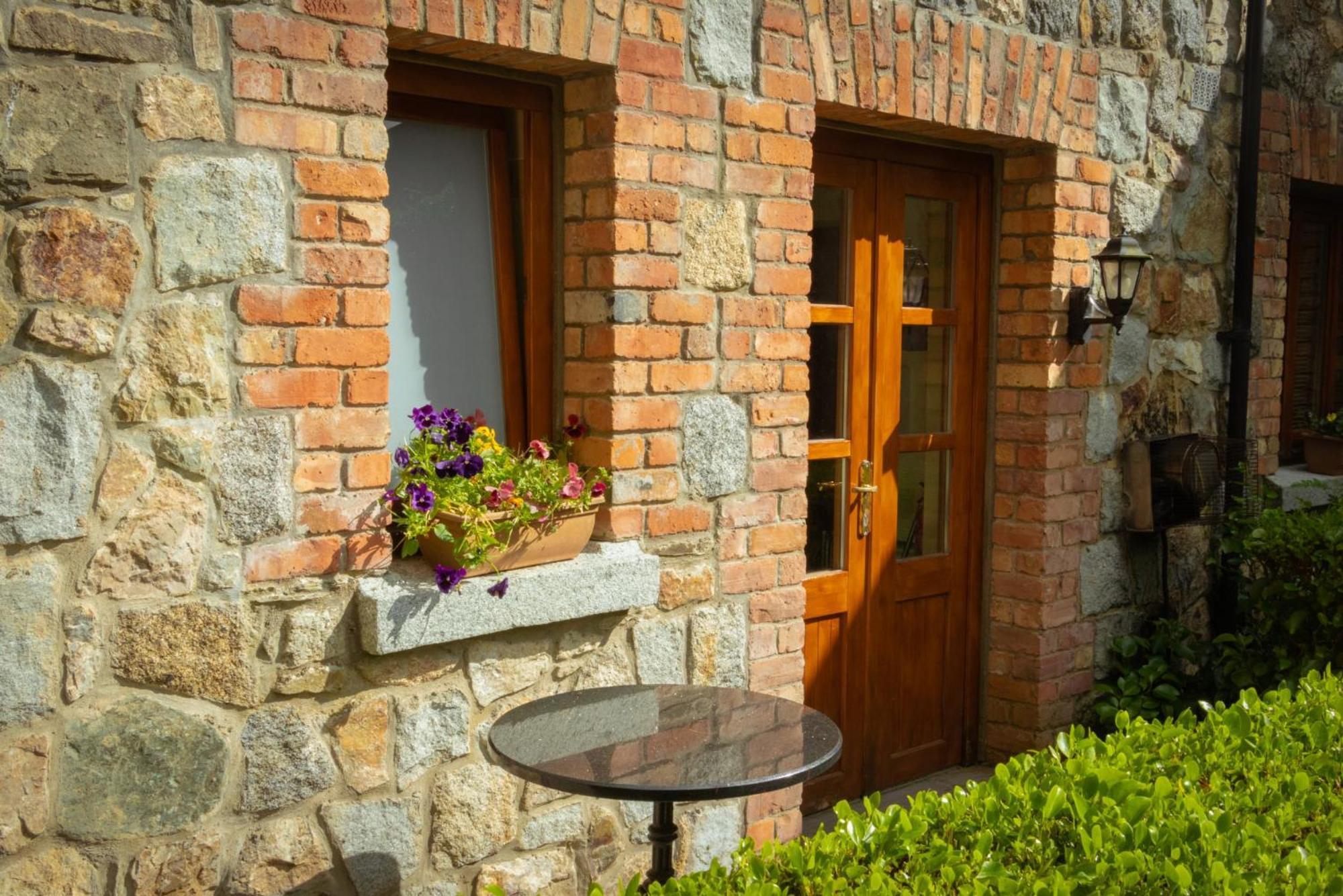 Croneybyrne Courtyard Clara Exterior foto
