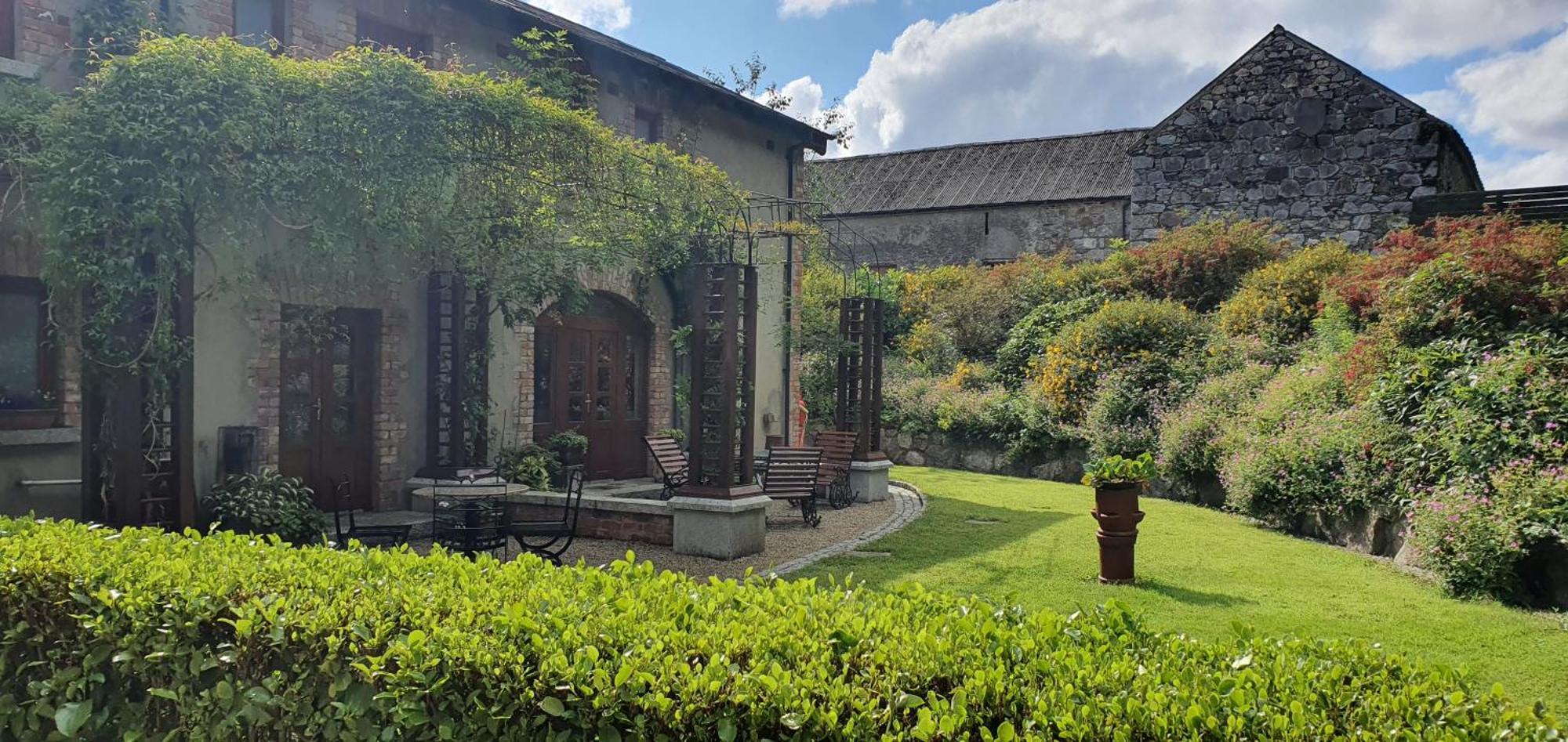 Croneybyrne Courtyard Clara Exterior foto