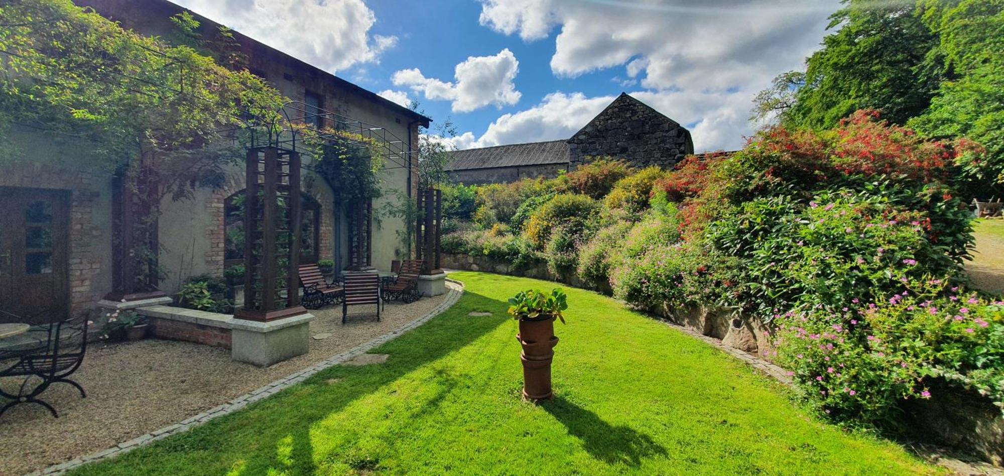 Croneybyrne Courtyard Clara Exterior foto